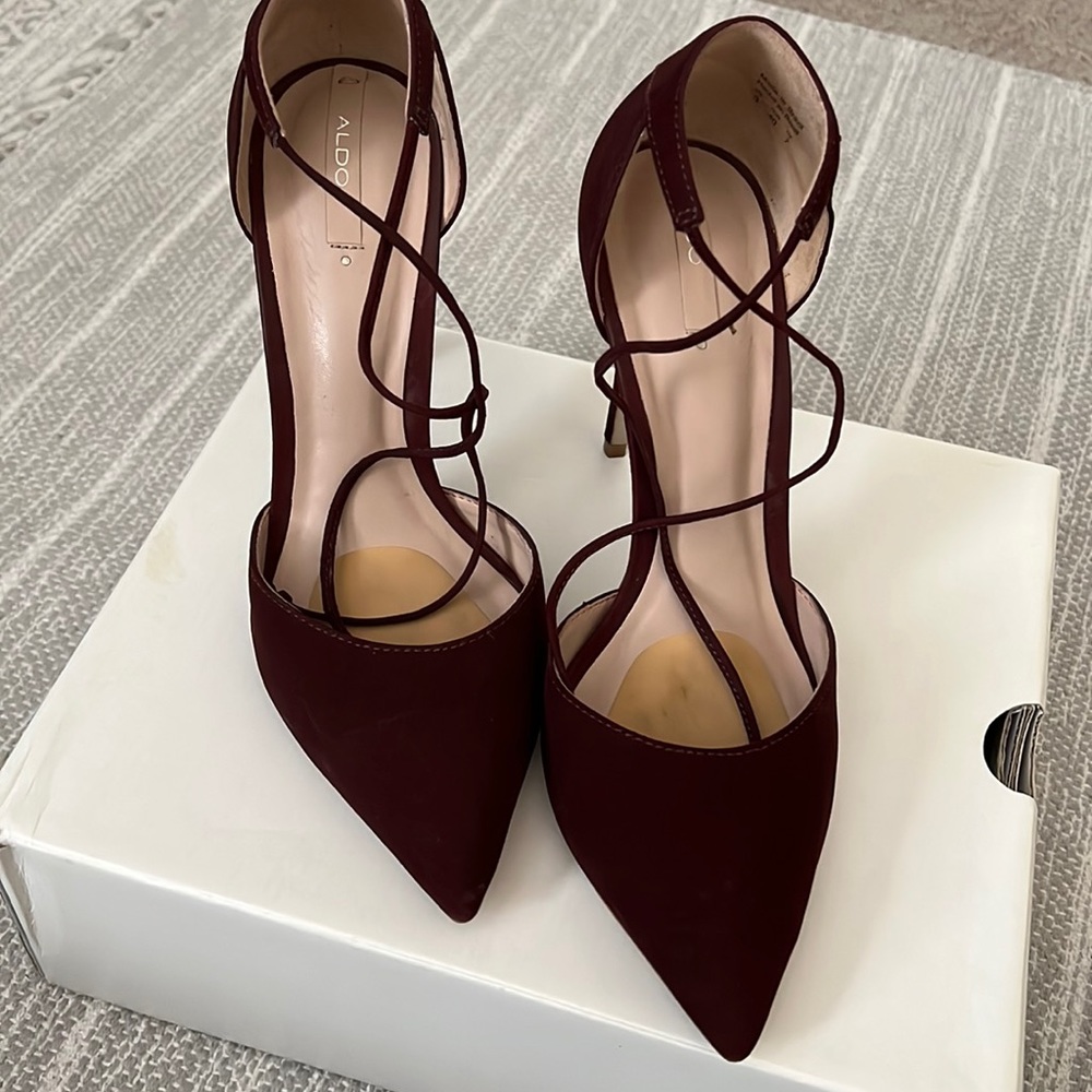 *** SOLD *** Burgundy Sorbara ALDO heels
